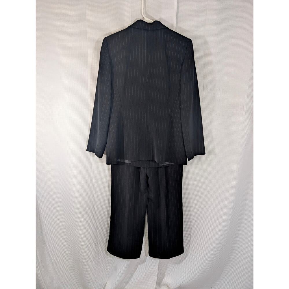 COLLECTIONS FOR LE SUIT! BLACK W/WHITE PINSTRIPE 2 PC JACKET, PANTS SUIT! SZ 10P - Picture 9 of 12